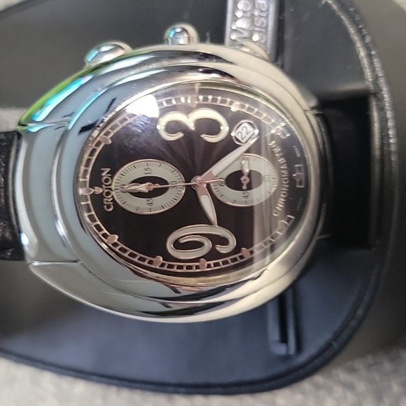 Croton Oval Face Chronomaster Men's Watch - Picture 2 of 7
